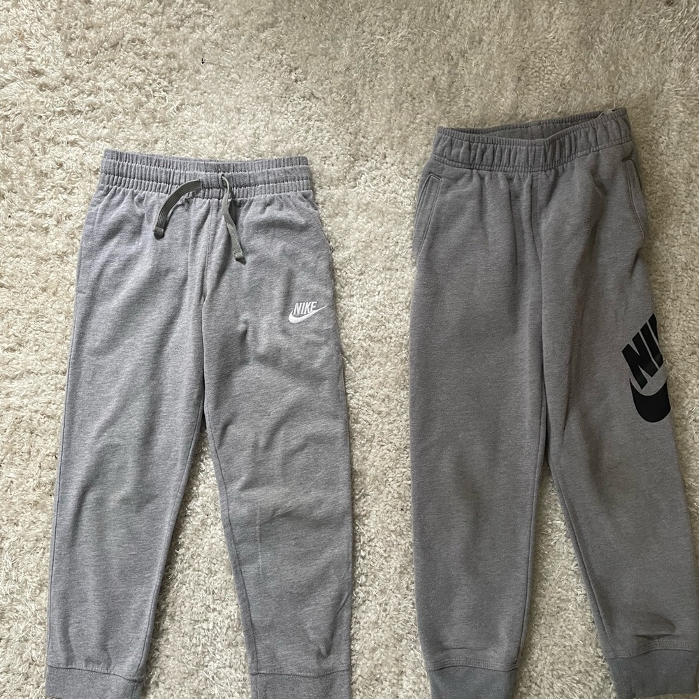 Nike Sweatpants Size Large- 6-7 yrs